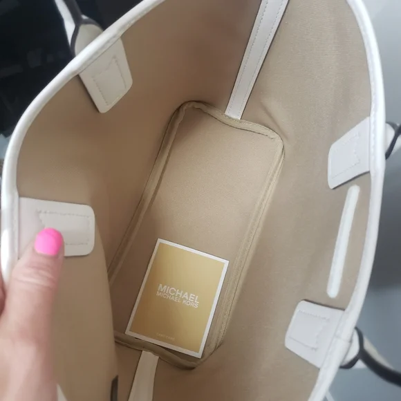 Michael Kors small tote - Picture 3 of 3